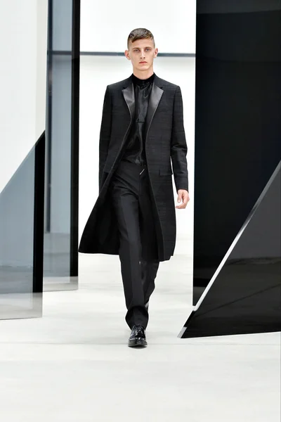 Look 2